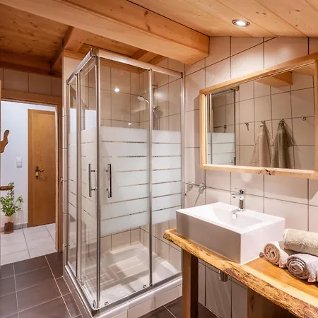 Bauernhof Hintenberg Çiftlik konaklama *