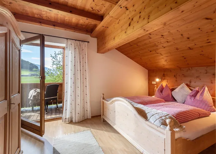 Bauernhof Hintenberg * 伊特尔